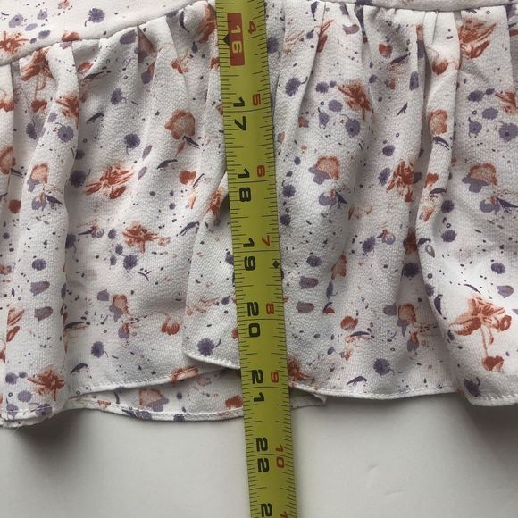 Harper Wren Floral Crop Blouse Size Medium - Picture 12 of 12